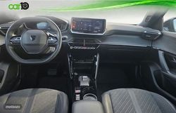 Peugeot 2008 Eléctrico Allure 156 (115kW) - Miniatura 9