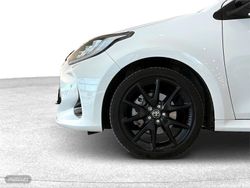 Toyota Yaris 1.5 120H Style Plus - Miniatura 16