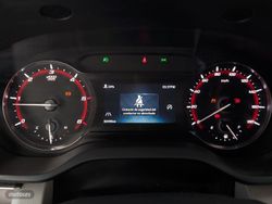 MAXUS Deliver 9 Furgon 2.0 D Comfort L3H2 120 kW (163 CV) - Miniatura 15