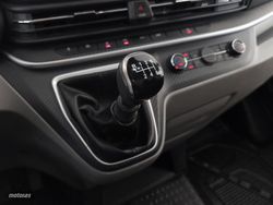 MAXUS Deliver 9 Furgon 2.0 D Comfort L3H2 120 kW (163 CV) - Miniatura 14