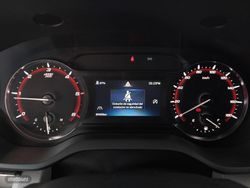 MAXUS Deliver 9 Furgon 2.0 D Comfort L3H2 120 kW (163 CV) - Miniatura 15