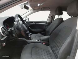 Audi A3 Attraction 1.6 TDI clean diesel 81 kW (110 CV) - Miniatura 11