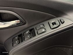 Hyundai ix35 2.0 CRDi 184cv Style Sky Nav Auto 4x4 - Miniatura 31