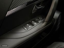 Peugeot 2008 Allure Hybrid 1.2 145CV eDCS6 MHEV - Miniatura 26