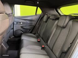 Peugeot 2008 Allure Hybrid 1.2 145CV eDCS6 MHEV - Miniatura 28