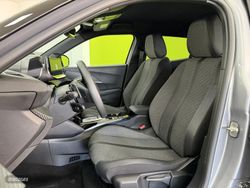 Peugeot 2008 Allure Hybrid 1.2 145CV eDCS6 MHEV - Miniatura 9