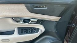 Volvo XC 90 2.0 B5 P MHEV ULTRA DARK AWD AUTO 250 5P 7 Plazas - Miniatura 29