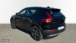 Volvo XC40 2.0 B3 MHEV CORE DCT 163 5P - Miniatura 2