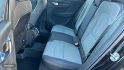 Volvo XC40 2.0 B3 MHEV CORE DCT 163 5P - Miniatura 7
