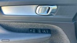 Volvo XC40 2.0 B3 MHEV CORE DCT 163 5P - Miniatura 24