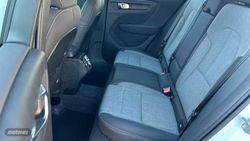 Volvo XC40 2.0 B3 MHEV CORE DCT 163 5P - Miniatura 7