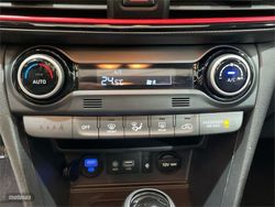 Hyundai Kona KONA TGDI 1.6 176CV 4X4 DT STYLE SKY - Miniatura 16