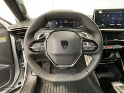 Peugeot 2008 Hybrid 145 eDCS6 Allure - Miniatura 12