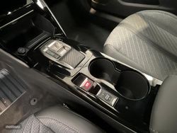 Peugeot 2008 Hybrid 145 eDCS6 Allure - Miniatura 15