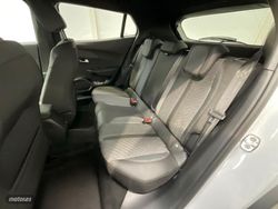 Peugeot 2008 Hybrid 145 eDCS6 Allure - Miniatura 20