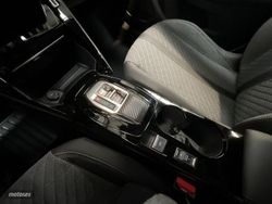 Peugeot 2008 Hybrid 145 eDCS6 Allure - Miniatura 12