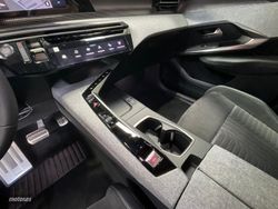 Peugeot 5008 Plug-in Hybrid 1.6 143KW e-DCS7 GT - Miniatura 14