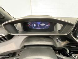 Peugeot 2008 Hybrid 145 eDCS6 GT Exclusive - Miniatura 14