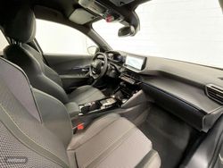Peugeot 2008 Hybrid 145 eDCS6 GT Exclusive - Miniatura 17