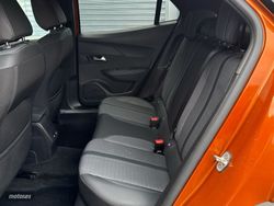 Peugeot 2008 PureTech 130 S&S Allure Pack 96 kW (130 CV) - Miniatura 12