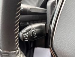 Peugeot 2008 PureTech 130 S&S Allure Pack 96 kW (130 CV) - Miniatura 25