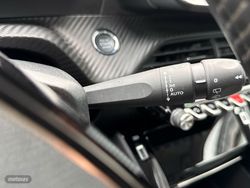 Peugeot 2008 PureTech 130 S&S Allure Pack 96 kW (130 CV) - Miniatura 26