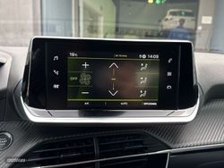 Peugeot 2008 PureTech 130 S&S Allure Pack 96 kW (130 CV) - Miniatura 29