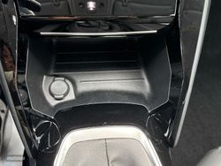 Peugeot 2008 PureTech 130 S&S Allure Pack 96 kW (130 CV) - Miniatura 33