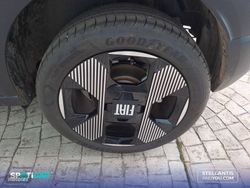 Fiat Grande Panda E 44kWh 83kW (113cv) La Prima - Miniatura 11