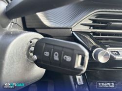 Peugeot 208 Gasolina 100 S&S 6 Vel. MAN Allure - Miniatura 23
