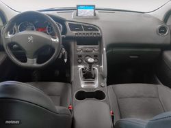 Peugeot 3008 1.2 PureTech S&S Allure 96 kW (130 CV) - Miniatura 8