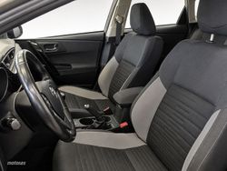 Toyota Auris 120T Active 85 kW (116 CV) - Miniatura 10