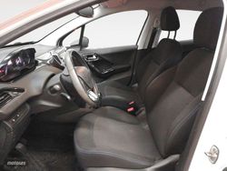 Peugeot 208 PureTech Signature 60 kW (82 CV) - Miniatura 10