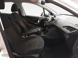 Peugeot 208 PureTech Signature 60 kW (82 CV) - Miniatura 12