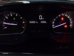 Peugeot 208 PureTech Signature 60 kW (82 CV) - Miniatura 15