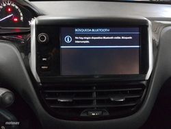 Peugeot 208 PureTech Signature 60 kW (82 CV) - Miniatura 18