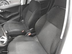 Peugeot 208 PureTech Signature 60 kW (82 CV) - Miniatura 21