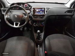 Peugeot 208 PureTech Signature 60 kW (82 CV) - Miniatura 8