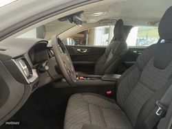 Volvo V 60 2.0 B4 D CORE AUTO 197 5P - Miniatura 5