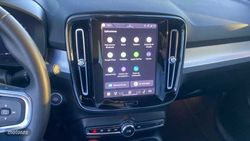 Volvo XC40 XC40 PLUS B3 (G) MILD HYBRID DARK - Miniatura 17