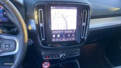 Volvo XC40 XC40 PLUS B3 (G) MILD HYBRID DARK - Miniatura 18