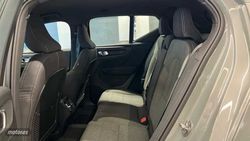 Volvo XC40 2.0 B3 MHEV CORE AUTO 163 CV - Miniatura 10