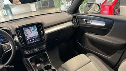 Volvo XC40 2.0 B3 MHEV CORE AUTO 163 CV - Miniatura 14