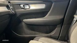 Volvo XC40 2.0 B3 MHEV CORE AUTO 163 CV - Miniatura 25