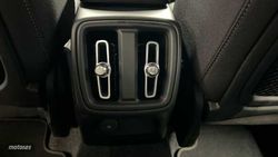 Volvo XC40 2.0 B3 MHEV CORE AUTO 163 CV - Miniatura 29