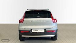 Volvo XC40 2.0 B3 MHEV CORE AUTO 163 CV - Miniatura 3