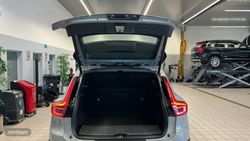 Volvo XC40 2.0 B3 MHEV CORE AUTO 163 CV - Miniatura 31