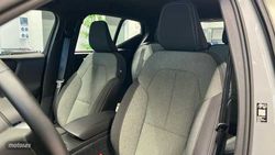 Volvo XC40 2.0 B3 MHEV CORE AUTO 163 CV - Miniatura 9