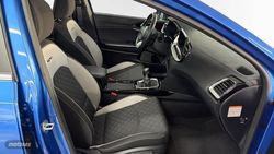 Kia Ceed 1.6 MHEV 100KW GT LINE 5P - Miniatura 12
