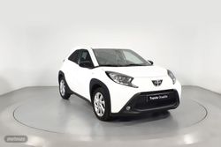 Toyota Aygo X Cross 1.0 VVT-I PLAY 5P - Miniatura 1